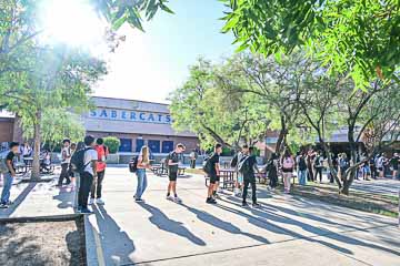 Many Sabercats arriving on campus on opening day.